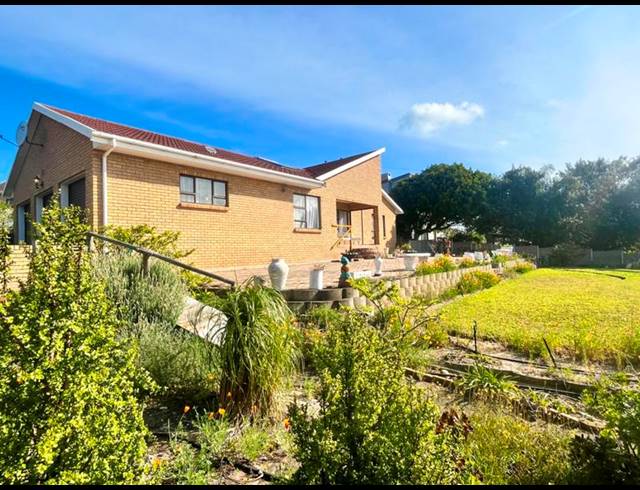 3 BEDROOM HOUSE FOR SALE IN FRAAIUITSIG